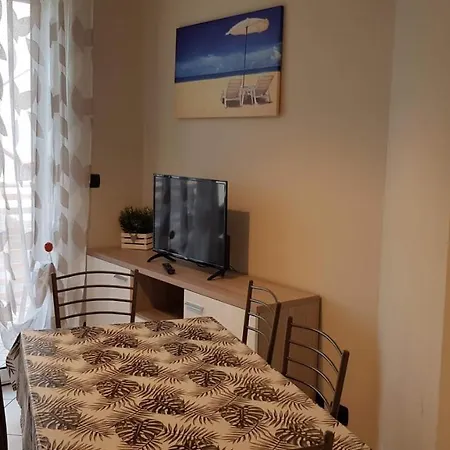 Residenza Adriatica 2 Apartment *